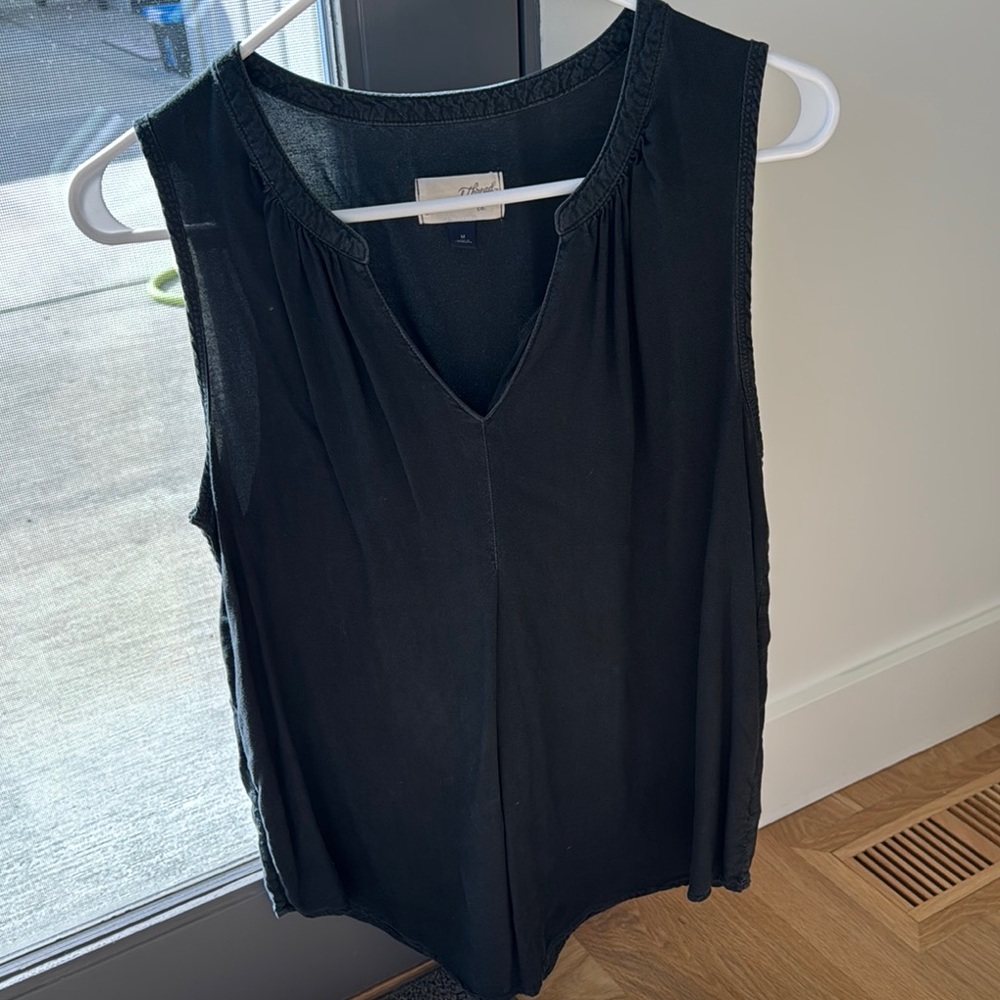 Black sleeveless tank top